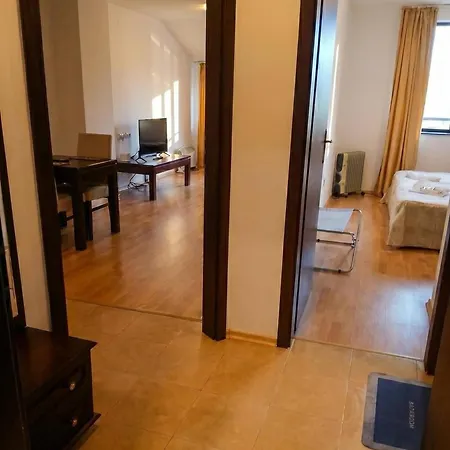 South Facing Balcony 1 Br דירה בנסקו