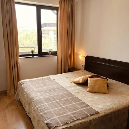South Facing Balcony 1 Br * בנסקו